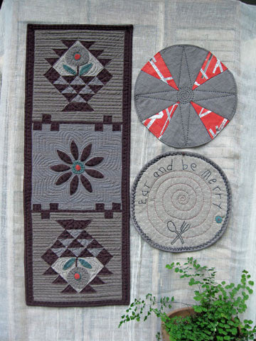 Baskets Runner & Placemats Pattern #RR167