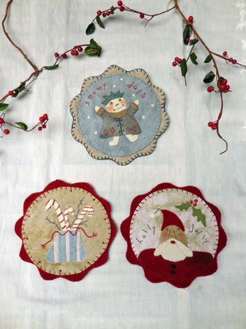 Holly Jolly Mug Rugs Pattern #RR175